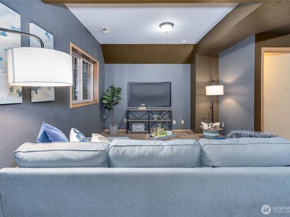 19812 163rd Avenue NE, Woodinville WA 98072