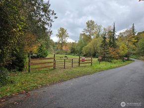 22123 NE 170th Place, Woodinville WA 98077