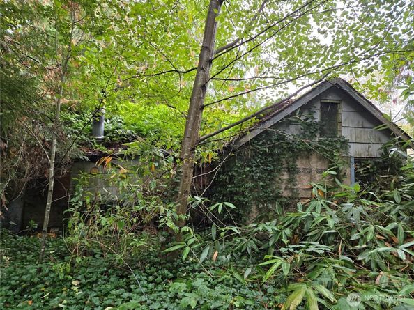 22123 NE 170th Place, Woodinville WA 98077