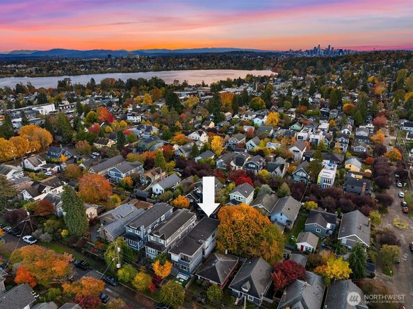 717 N 79th Street, Seattle WA 98103