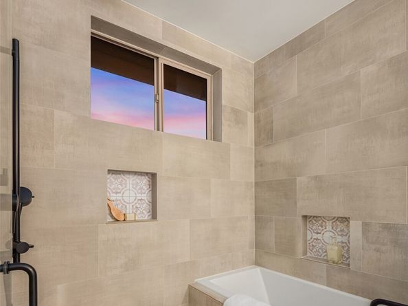 717 N 79th Street, Seattle WA 98103