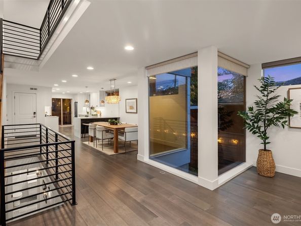 717 N 79th Street, Seattle WA 98103