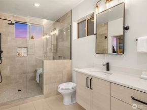 717 N 79th Street, Seattle WA 98103