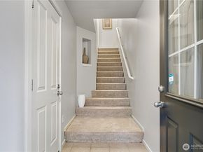 18258 NE 96th Way 103, Redmond WA 98052