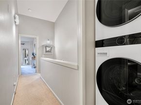 18258 NE 96th Way 103, Redmond WA 98052