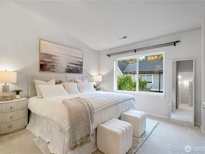 18258 NE 96th Way 103, Redmond WA 98052