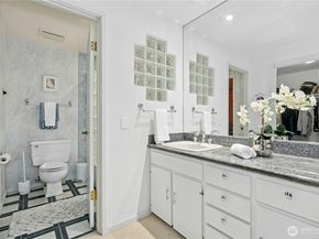 21010 NE 33rd Place, Sammamish WA 98074