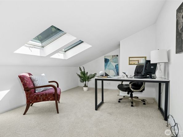 21010 NE 33rd Place, Sammamish WA 98074