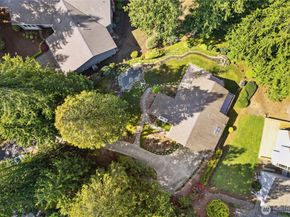 21010 NE 33rd Place, Sammamish WA 98074