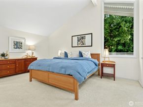 21010 NE 33rd Place, Sammamish WA 98074