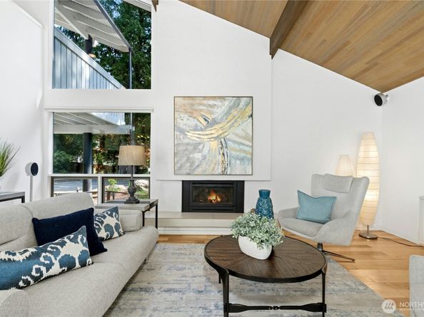 21010 NE 33rd Place, Sammamish WA 98074