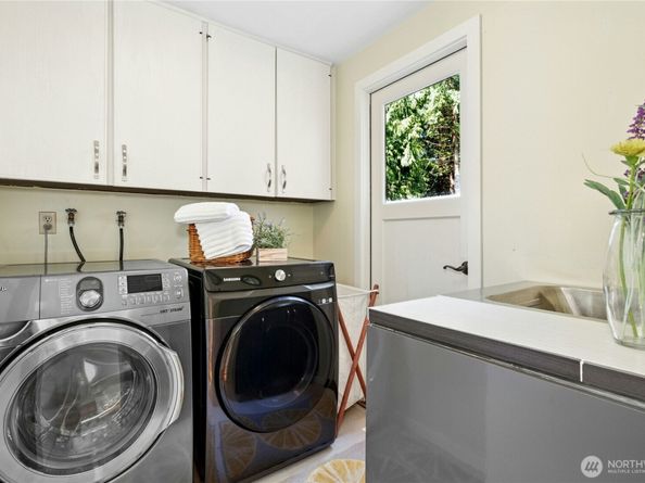 21010 NE 33rd Place, Sammamish WA 98074