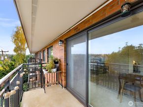 911 N 73rd Street 401, Seattle WA 98103