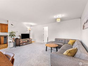 911 N 73rd Street 401, Seattle WA 98103