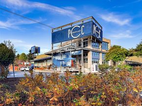 911 N 73rd Street 401, Seattle WA 98103