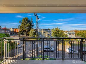 911 N 73rd Street 401, Seattle WA 98103