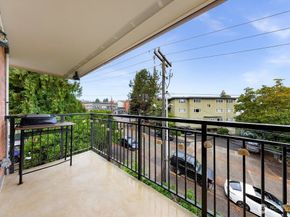 911 N 73rd Street 401, Seattle WA 98103