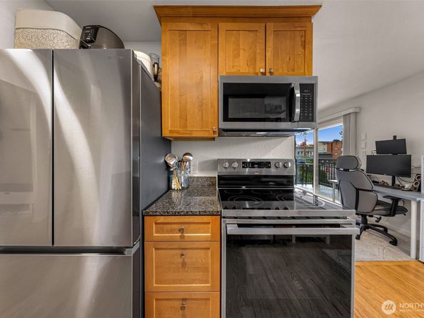 911 N 73rd Street 401, Seattle WA 98103