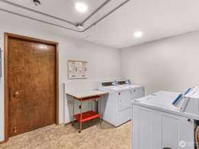 911 N 73rd Street 401, Seattle WA 98103