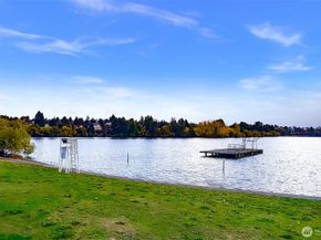 911 N 73rd Street 401, Seattle WA 98103