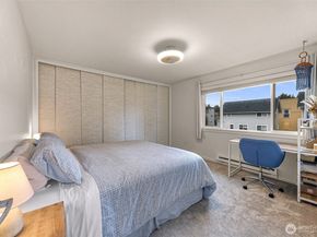 911 N 73rd Street 401, Seattle WA 98103