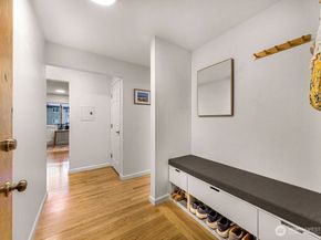 911 N 73rd Street 401, Seattle WA 98103