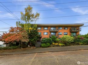 911 N 73rd Street 401, Seattle WA 98103