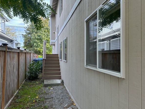 10539 Evanston Avenue N, Seattle WA 98133