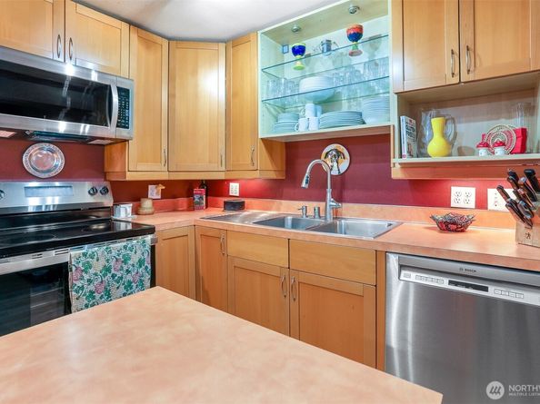 16720 North Park Avenue N, Shoreline WA 98133