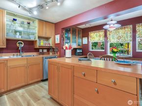 16720 North Park Avenue N, Shoreline WA 98133