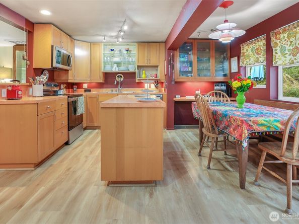 16720 North Park Avenue N, Shoreline WA 98133