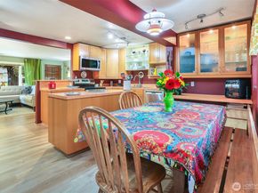 16720 North Park Avenue N, Shoreline WA 98133