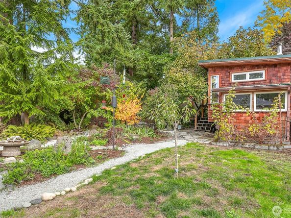 16720 North Park Avenue N, Shoreline WA 98133