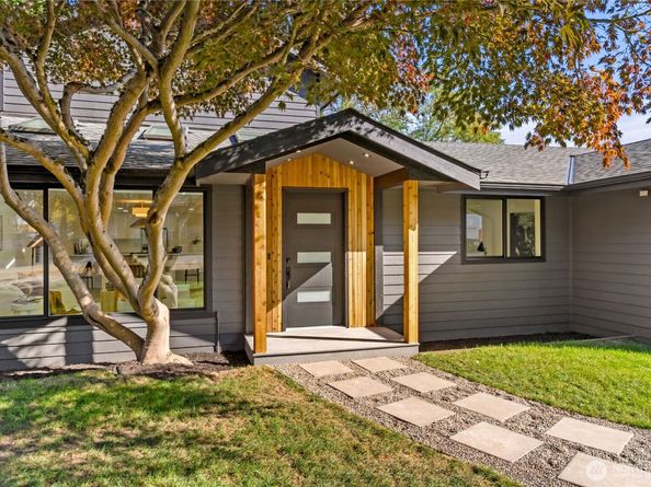 18542 Stone Avenue N, Shoreline WA 98133