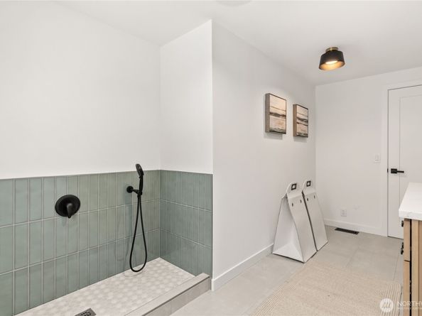 18542 Stone Avenue N, Shoreline WA 98133