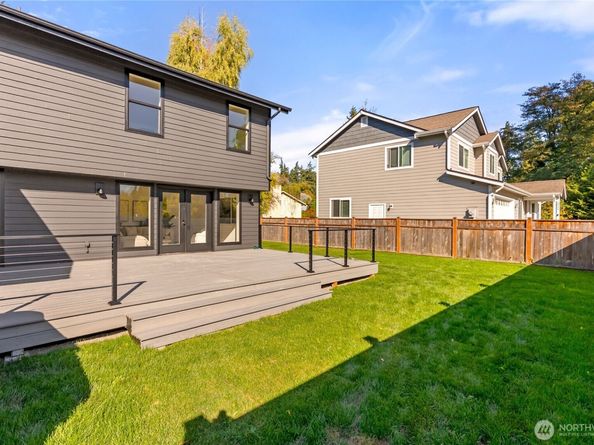 18542 Stone Avenue N, Shoreline WA 98133