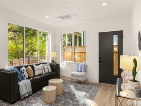 113 24th Avenue E B, Seattle WA 98112