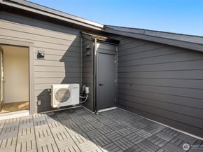 113 24th Avenue E B, Seattle WA 98112