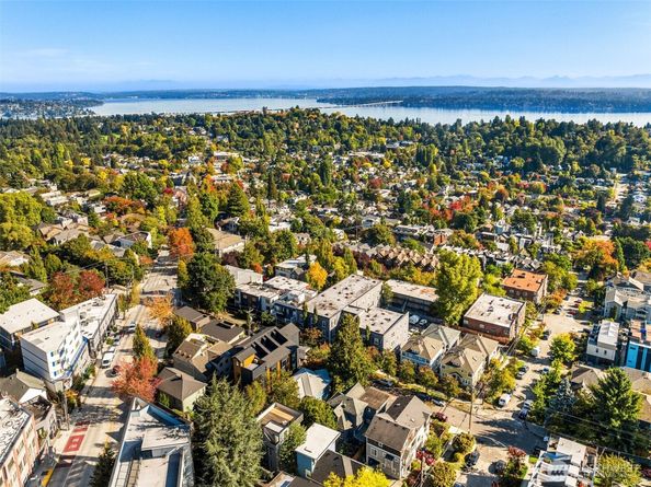 113 24th Avenue E B, Seattle WA 98112
