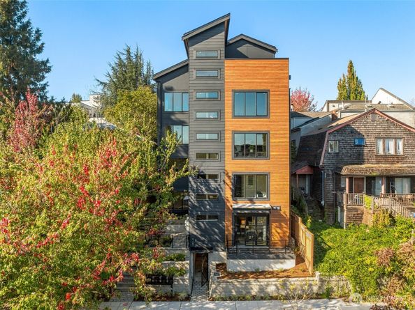 113 24th Avenue E B, Seattle WA 98112