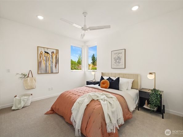 12037 Fremont Avenue N 1, Seattle WA 98133