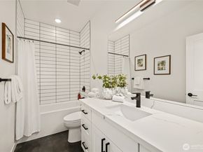 12037 Fremont Avenue N 1, Seattle WA 98133