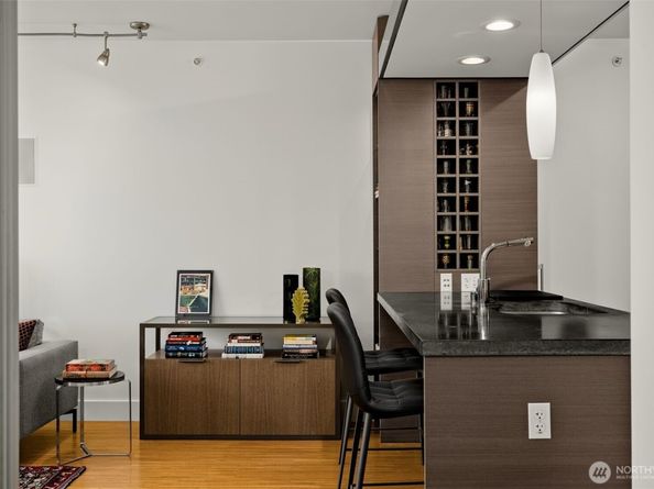 820 Blanchard Street 1301, Seattle WA 98121