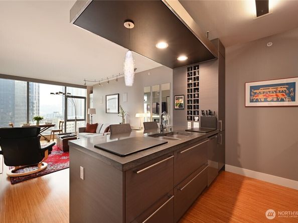 820 Blanchard Street 1301, Seattle WA 98121