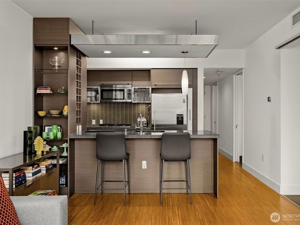 820 Blanchard Street 1301, Seattle WA 98121
