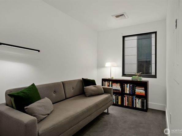 820 Blanchard Street 1301, Seattle WA 98121