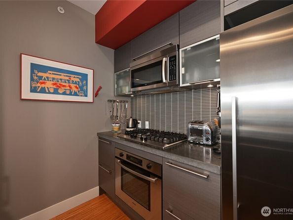 820 Blanchard Street 1301, Seattle WA 98121