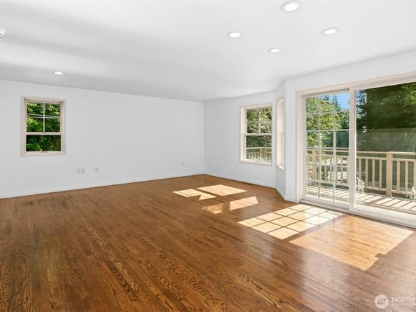 18901 61 Avenue NE, Kenmore WA 98028