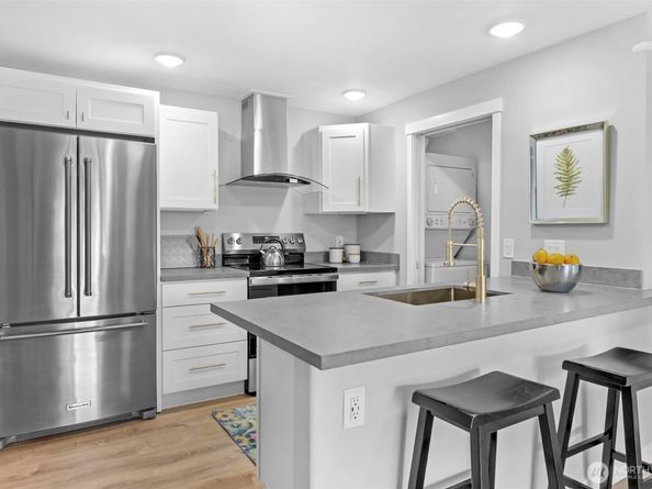15330 Sunwood Boulevard E203, Tukwila WA 98188