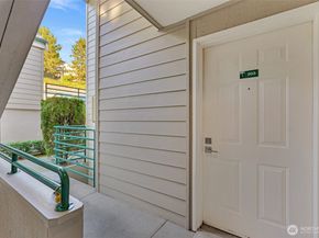 15330 Sunwood Boulevard E203, Tukwila WA 98188